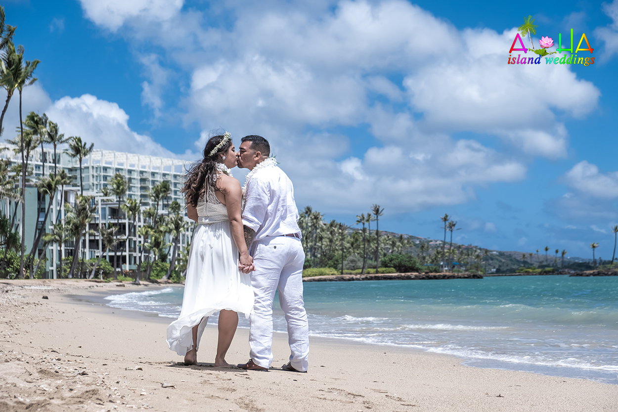 Waialae Beach Park | Weddings in Hawaii