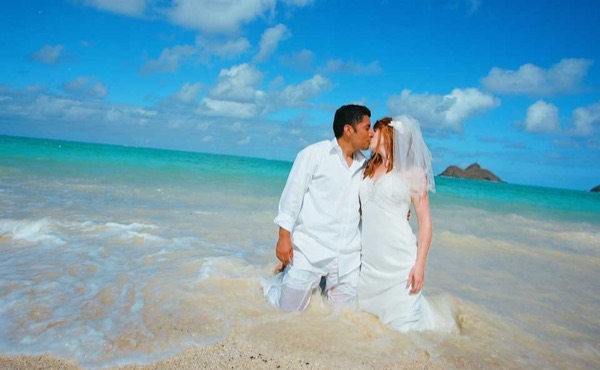 A kiss under the palms at Lanikai, from another angle