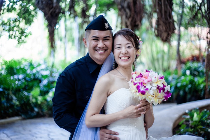 Bryan and Rie romantic pre wedding photos by the banyon tree at the Hale Koa hotel in Waikiki