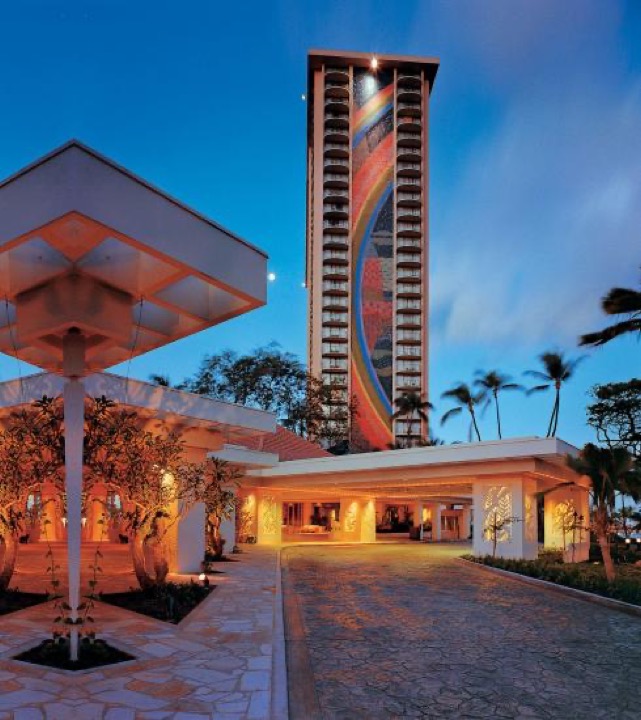 Hilton Hawaiian Village tower and gardens in Waikiki