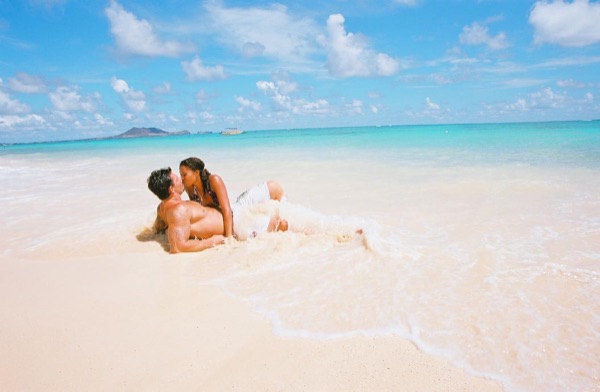 Jamillah and Brandon at Lanikai beach, side view