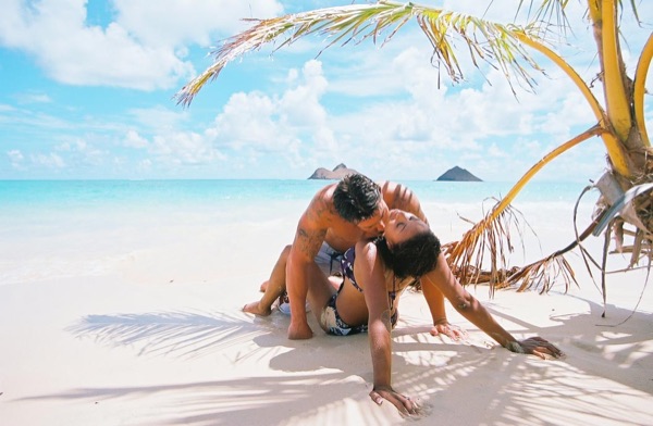 Jamillah and Brandon at Lanikai beach, photo 2