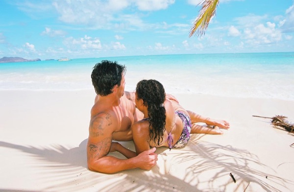 Jamillah and Brandon at Lanikai beach, photo 6