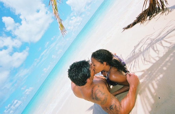 Jamillah and Brandon at Lanikai beach, photo 8