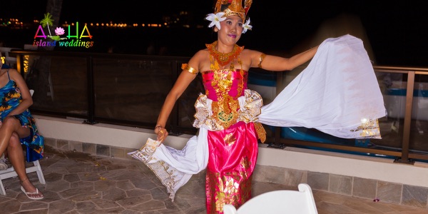 A fire knife dancer at the reception, photo 3