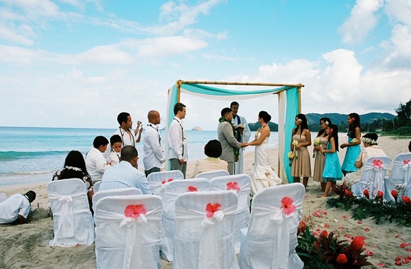 Jo and Rey's ceremony at the gazebo, close up