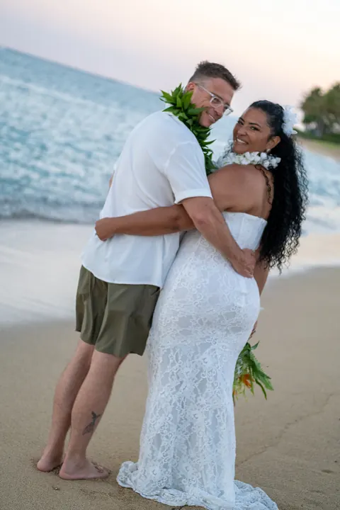 A kiss at the water&rsquo;s edge