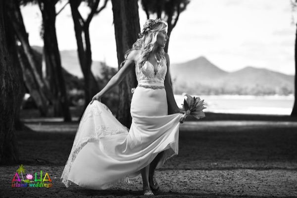 Black and white photo of Kate before her beach wedding