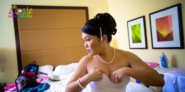 Getting ready in the hotel in Waikiki, a different view