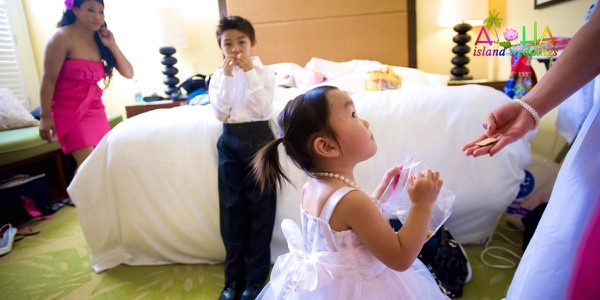 Leling getting ready with her bridesmaids at the Moana, one more moment