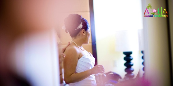 Leling getting ready with her bridesmaids at the Moana, a moment later