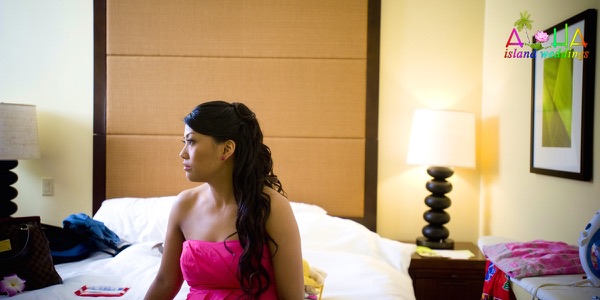Leling getting ready with her bridesmaids at the Moana, photo 6