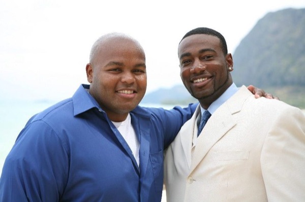 Damarus with his groomsmen in royal blue, wide view
