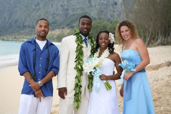 Naheshae with her bridesmaids in light blue