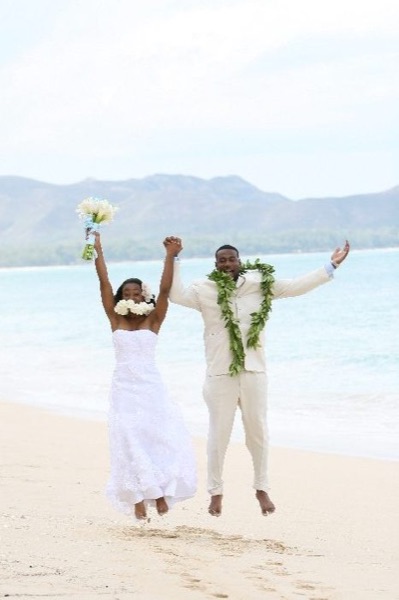 Naheshae and Damarus by the water, side by side
