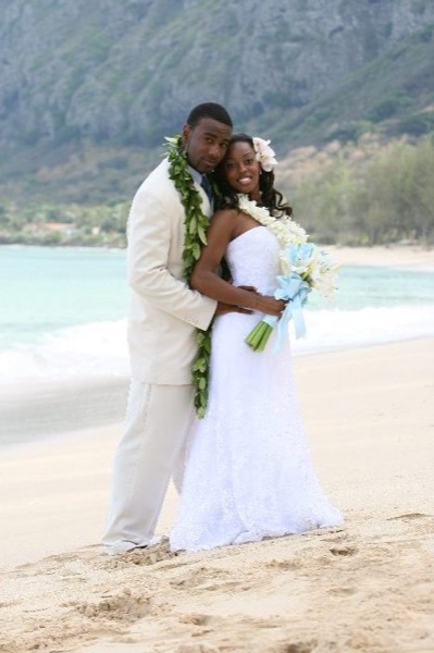 Naheshae and Damarus by the water, up close