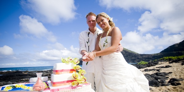 Natasha and Tyson with their bridal party on the rocks, a different view