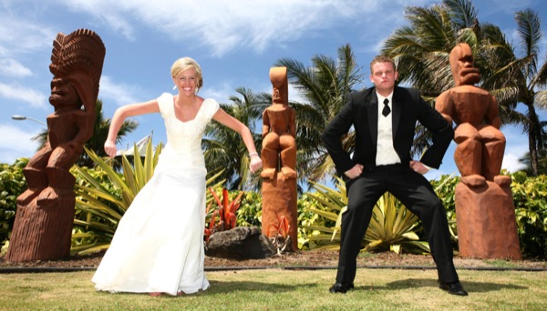 Melissa and Josh on their wedding day in Hawaii