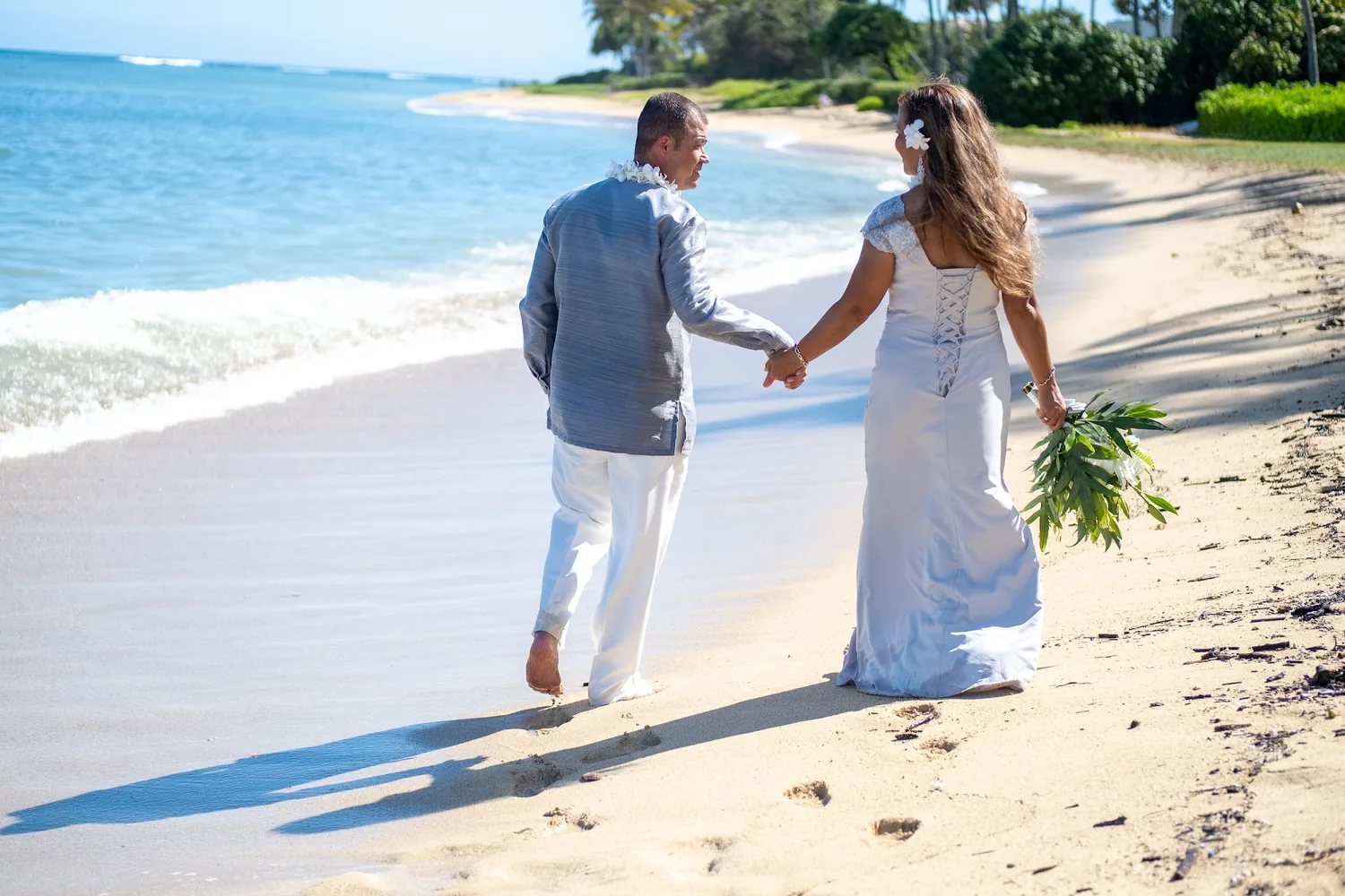 A beach walk in silver and white