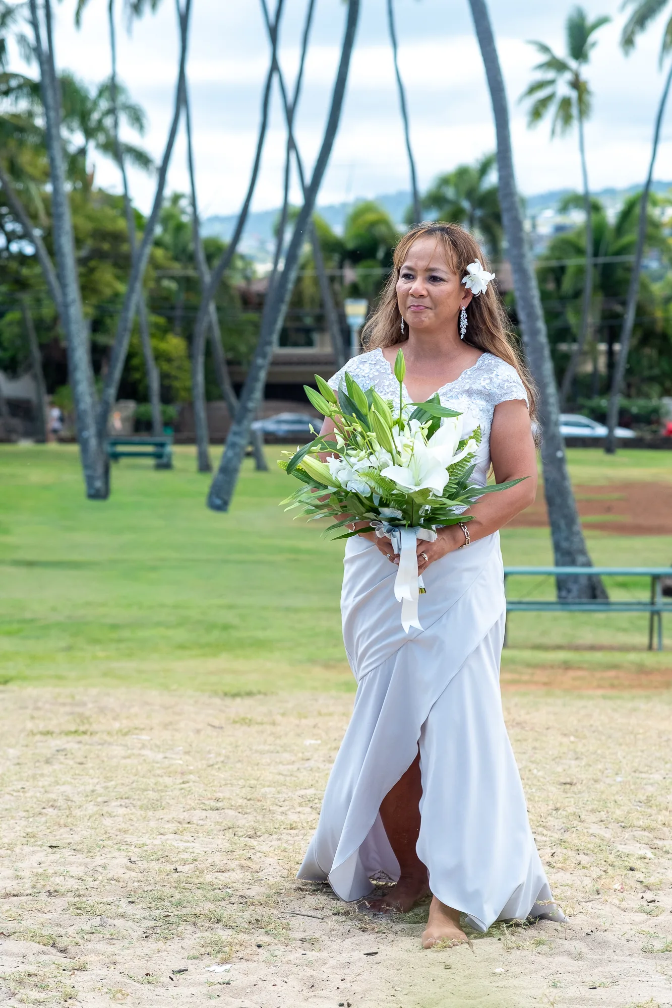 Rose with her white bouquet