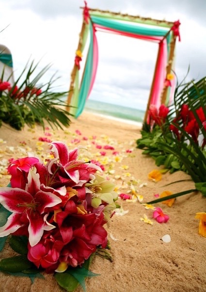 Star gazer bouquet on the sand
