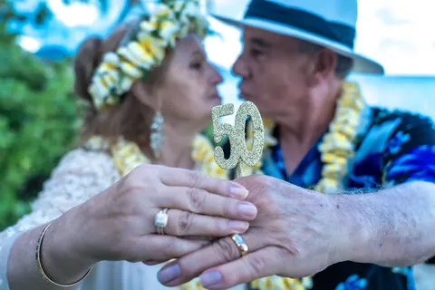 Showing their rings with the golden 50