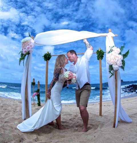 Hawaii wedding vow renewal