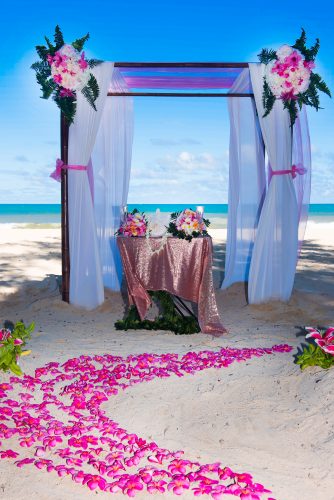 Pre photos of the wedding of Kate and Kenny with a rose gold table cloth